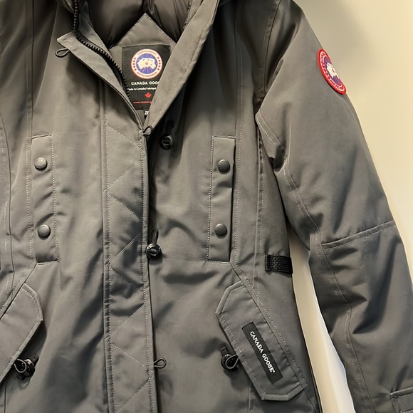 Canada Goose Kensington Parka, XXS brand new jacket with original fur trimming. - Picture 7 of 8